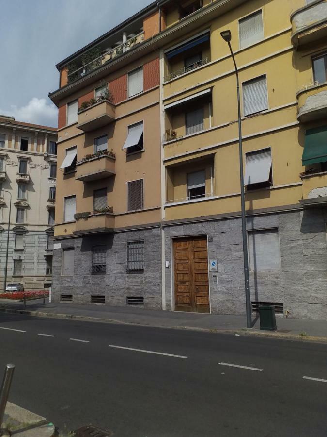 Meta Italy Da Silvia Apartment Милано Екстериор снимка